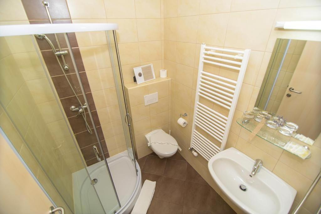 Hotel Oskar Hrib-Loski Potok Kültér fotó